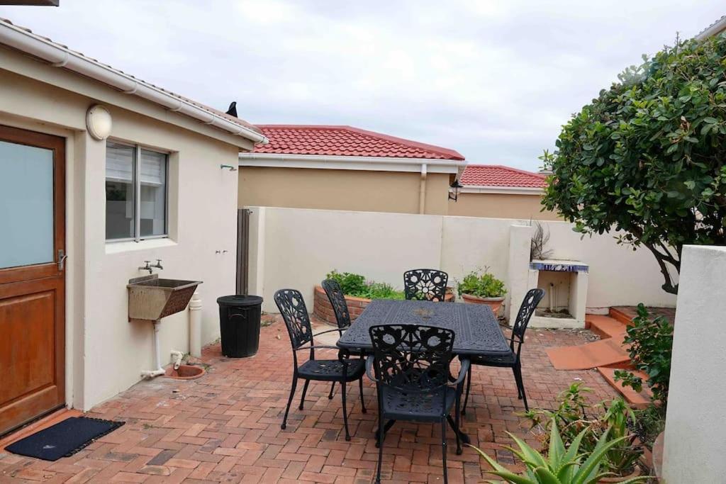Vila Whales & Waves Hermanus Exteriér fotografie